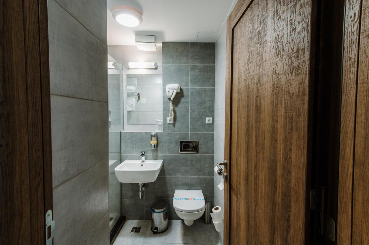 Hotel Nais Ni Exteriör bild
