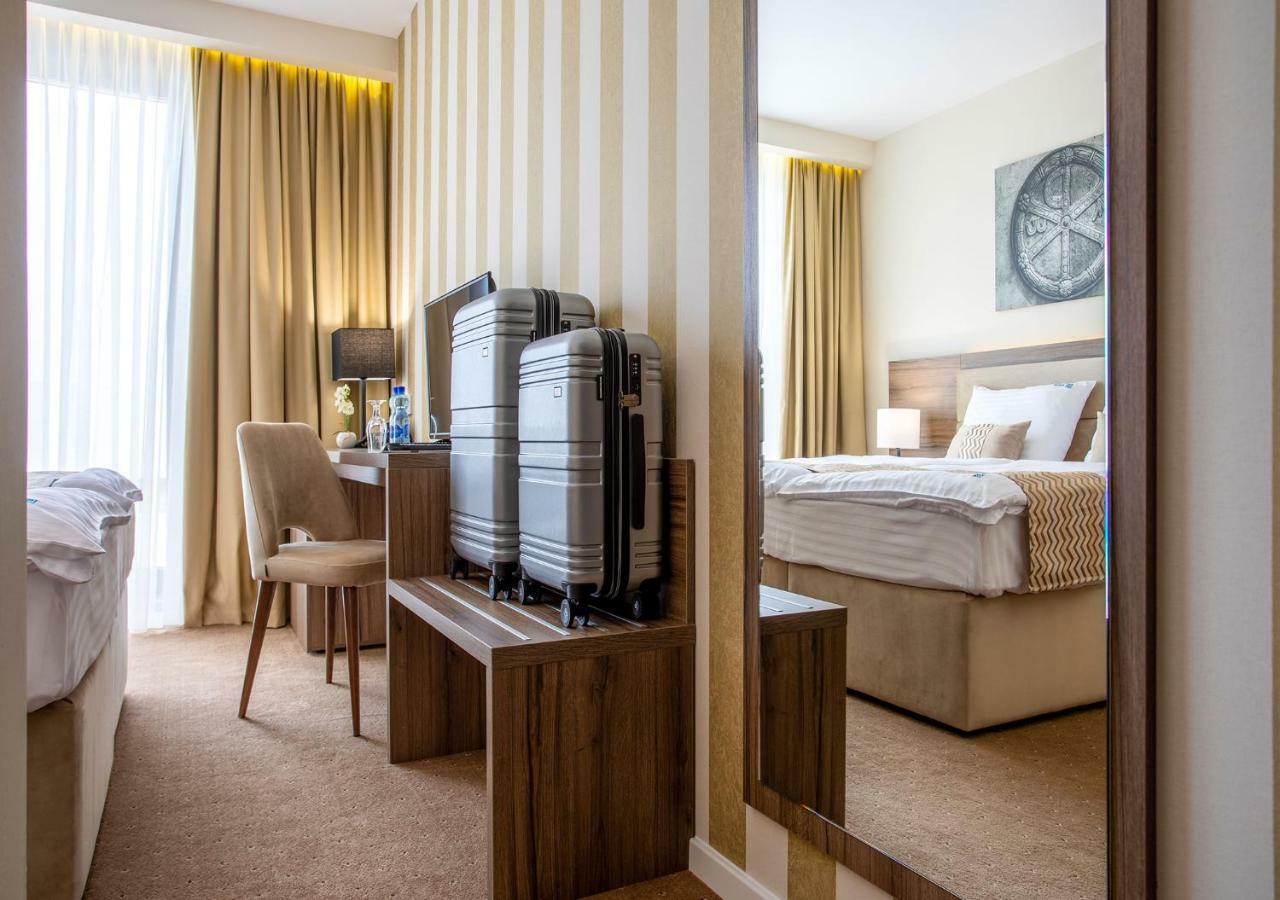 Hotel Nais Ni Exteriör bild