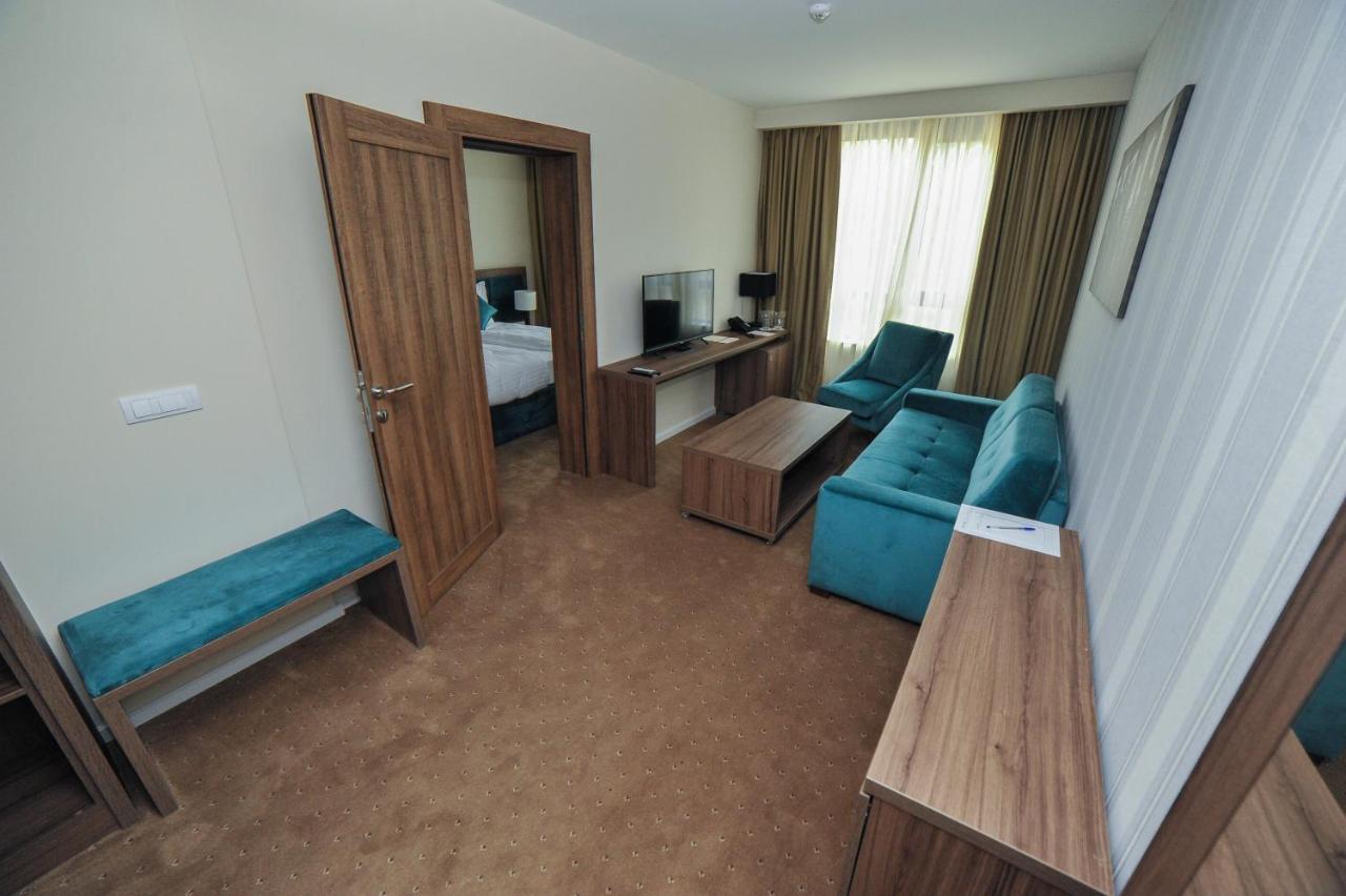 Hotel Nais Ni Exteriör bild